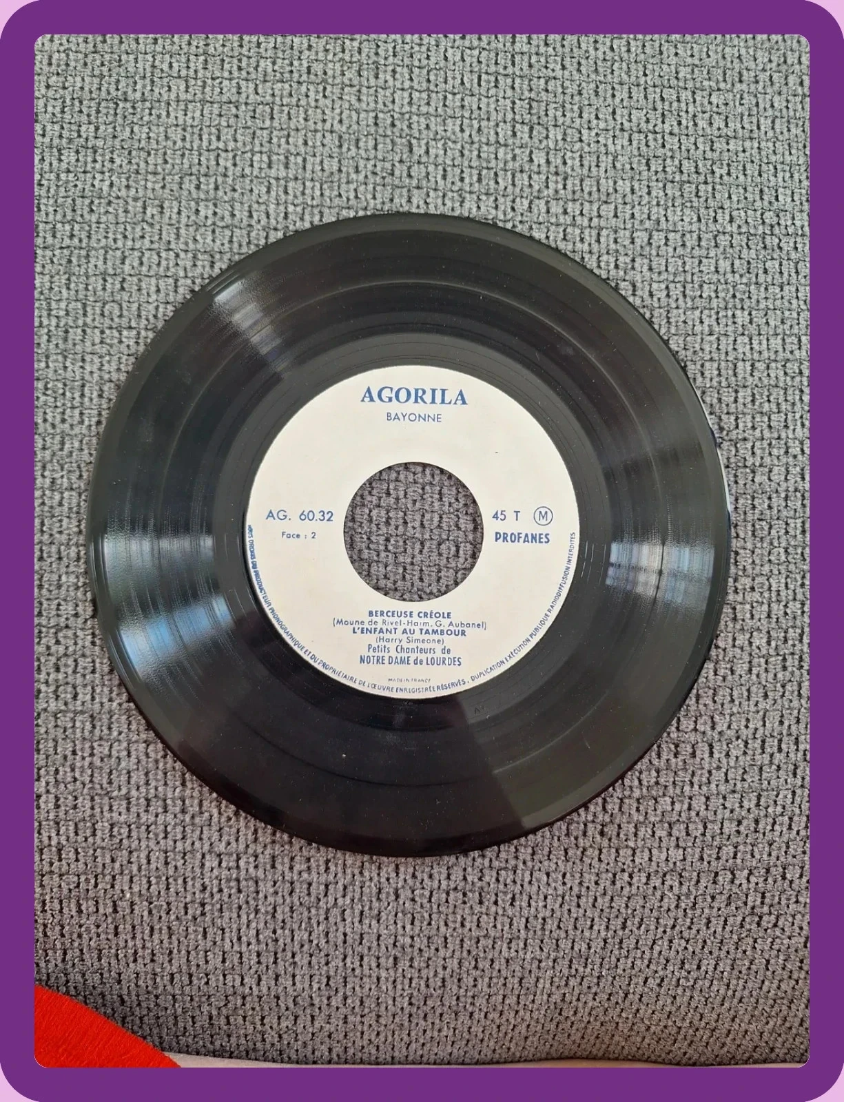 Antiguo disco de coro de 45 vueltas – photo 3